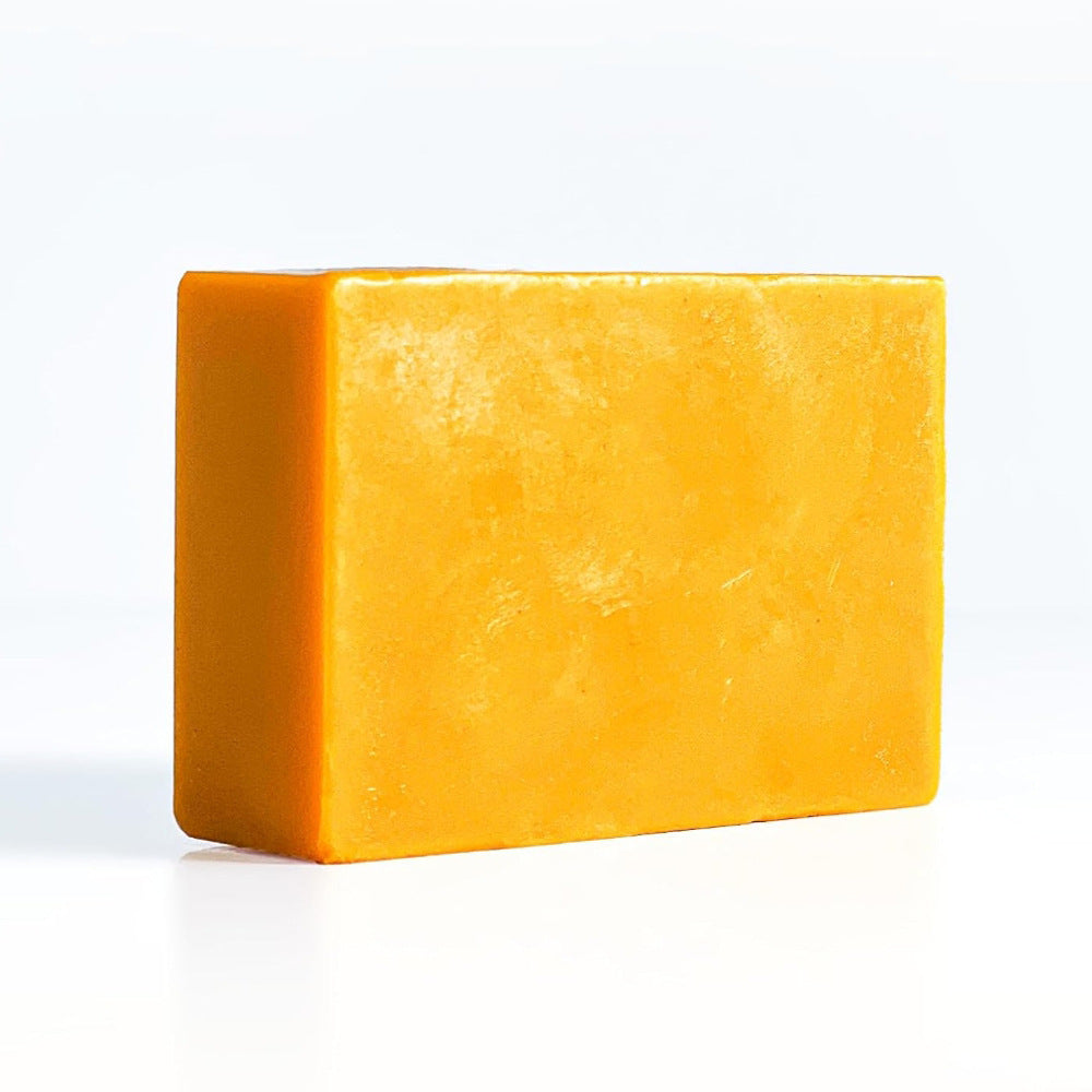 Savon Éclaircissant Artisanal au Curcuma & Acide Kojique – Élimine les Taches Brunes & Unifie le Teint